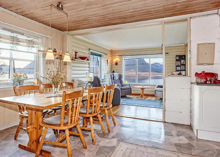 Semesterbostad Beautiful In With Wifi *